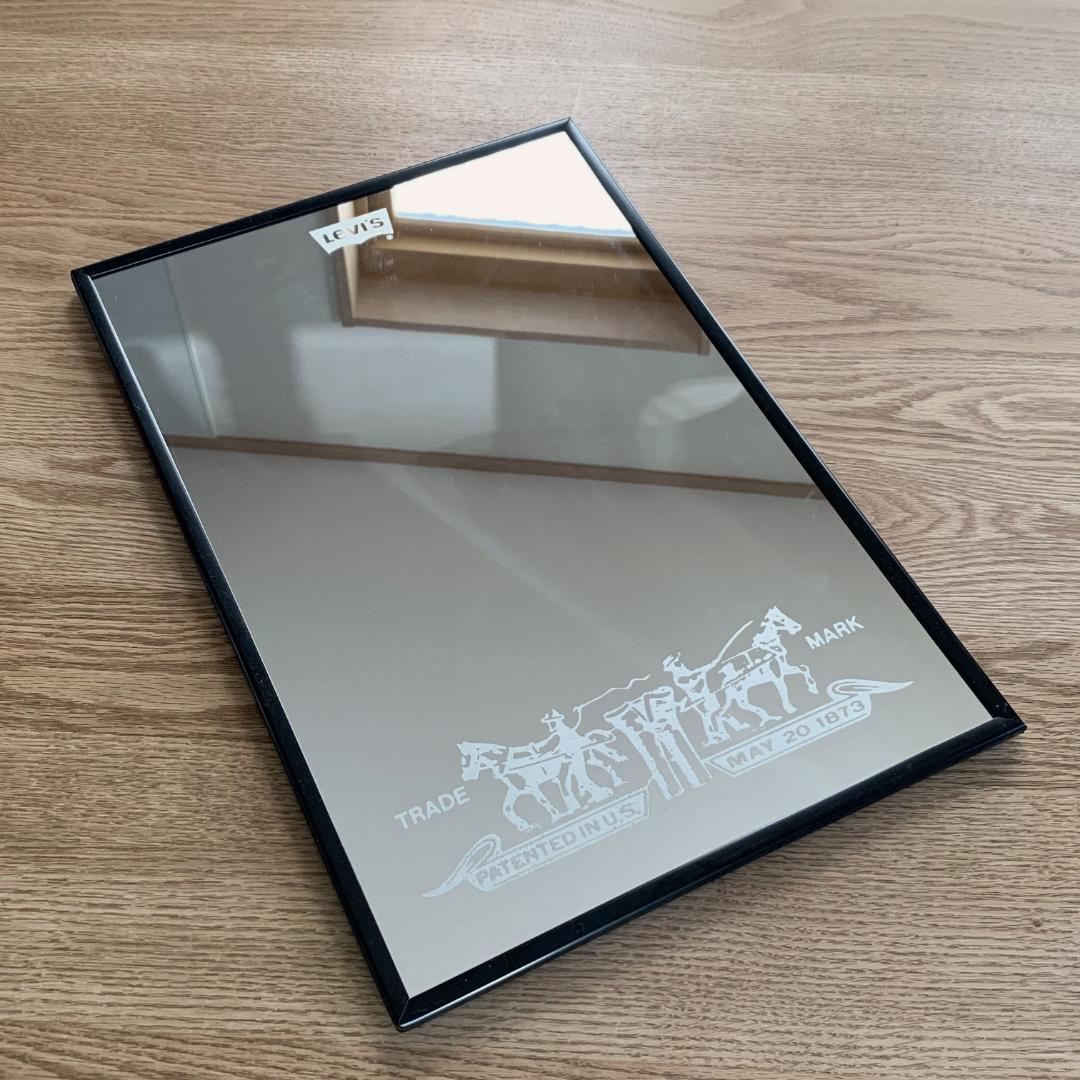 Levi's リーバイス ミラー 鏡 中古品