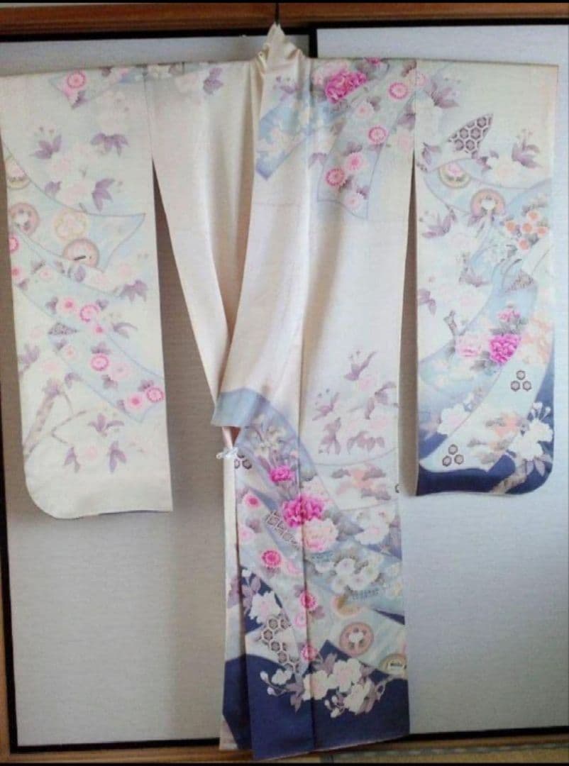 上品 古典柄縮緬正絹振袖・長襦袢セット