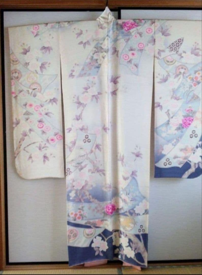 上品 古典柄縮緬正絹振袖・長襦袢セット