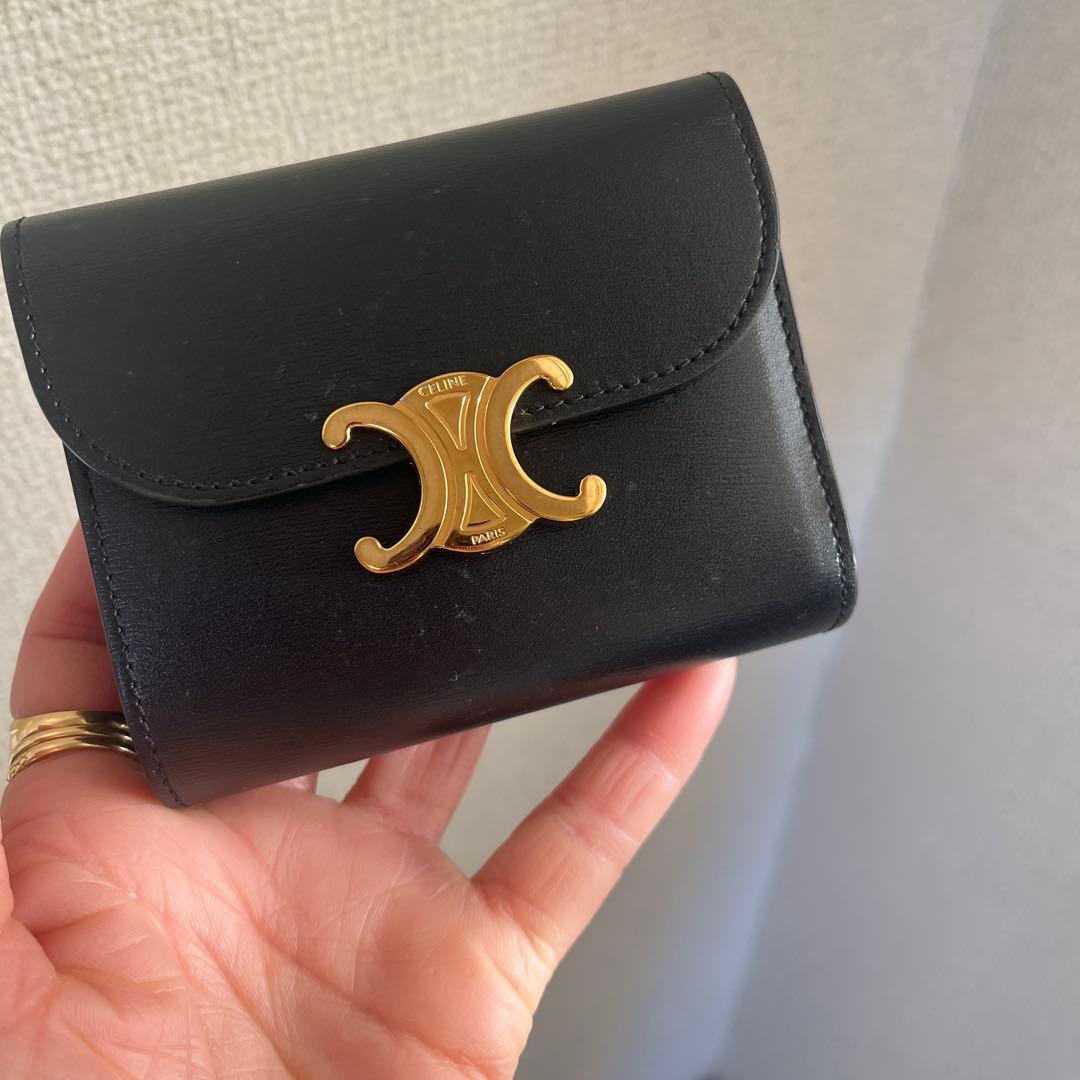 セリーヌ　トリオンフ折り財布