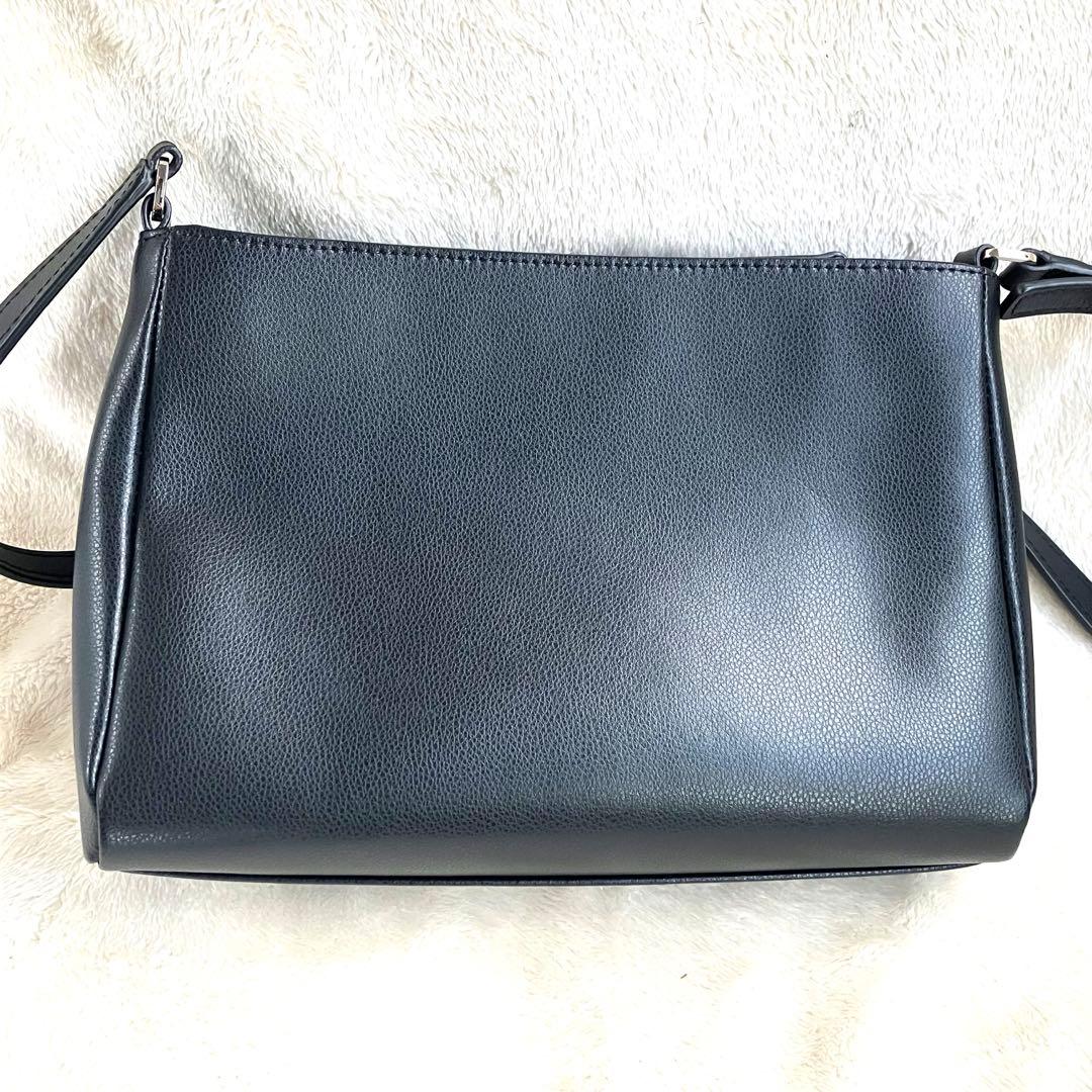 【未使用級✨】agnes b. ショルダーバッグ ターンロック レザー ロゴ金具