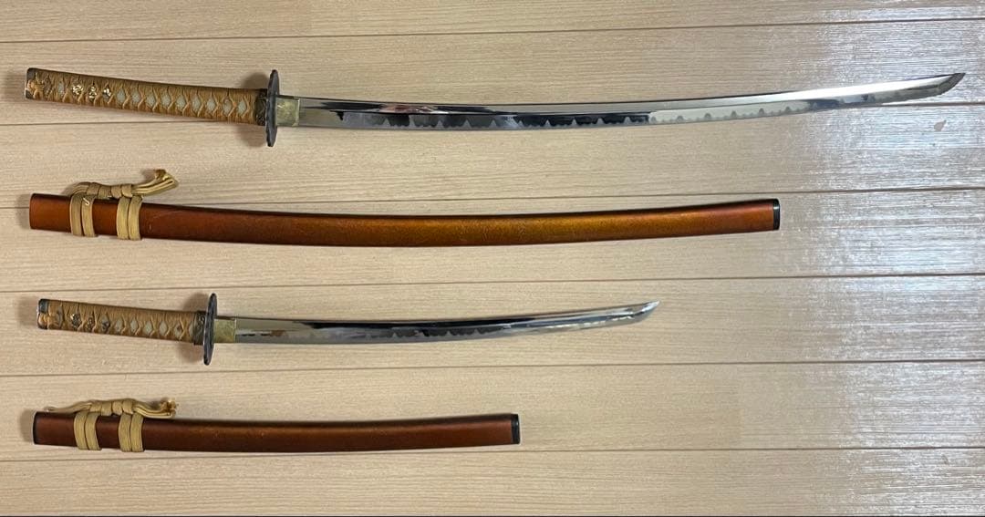 模造刀　居合刀　太刀　脇差　刀掛け　武具　b88