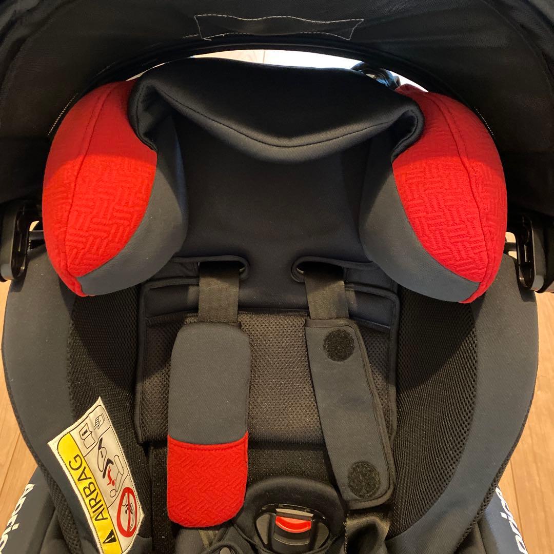 Aprica Fladea Grow チャイルドシート ブラックとレッド