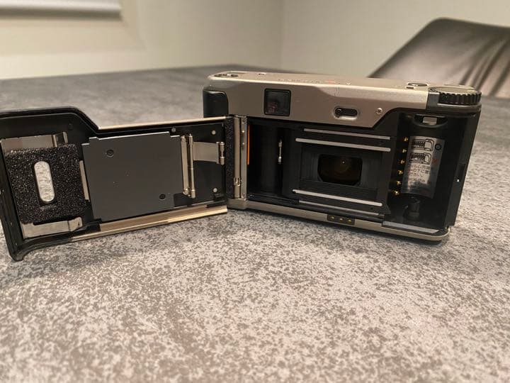 CONTAX TVS カールツアイス・バリオゾナー　フィルムカメラ