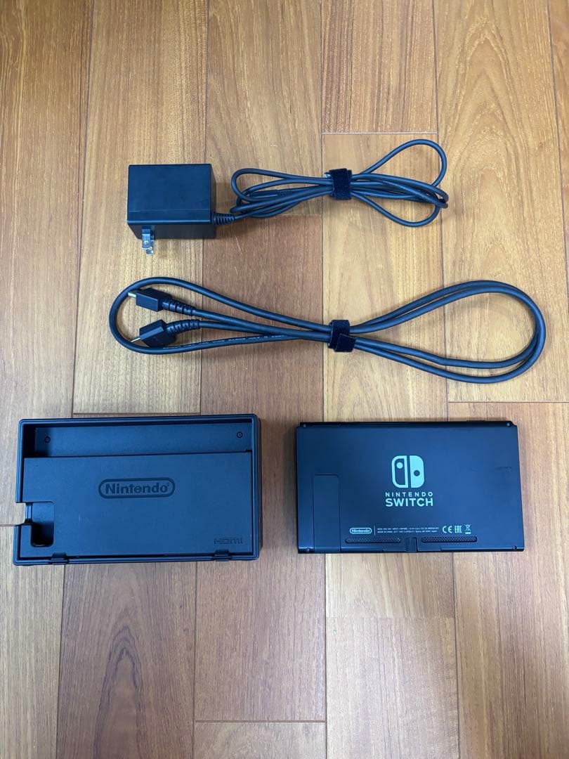 Nintendo Switch 本体 + 付属品【動作確認済み】