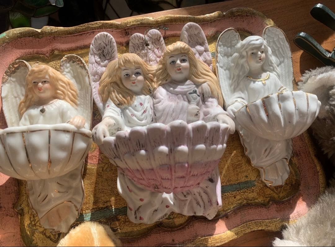 【フランス】天使の聖水盤 陶磁器 ヴィンテージ オブジェ 壁掛け 白磁 金彩