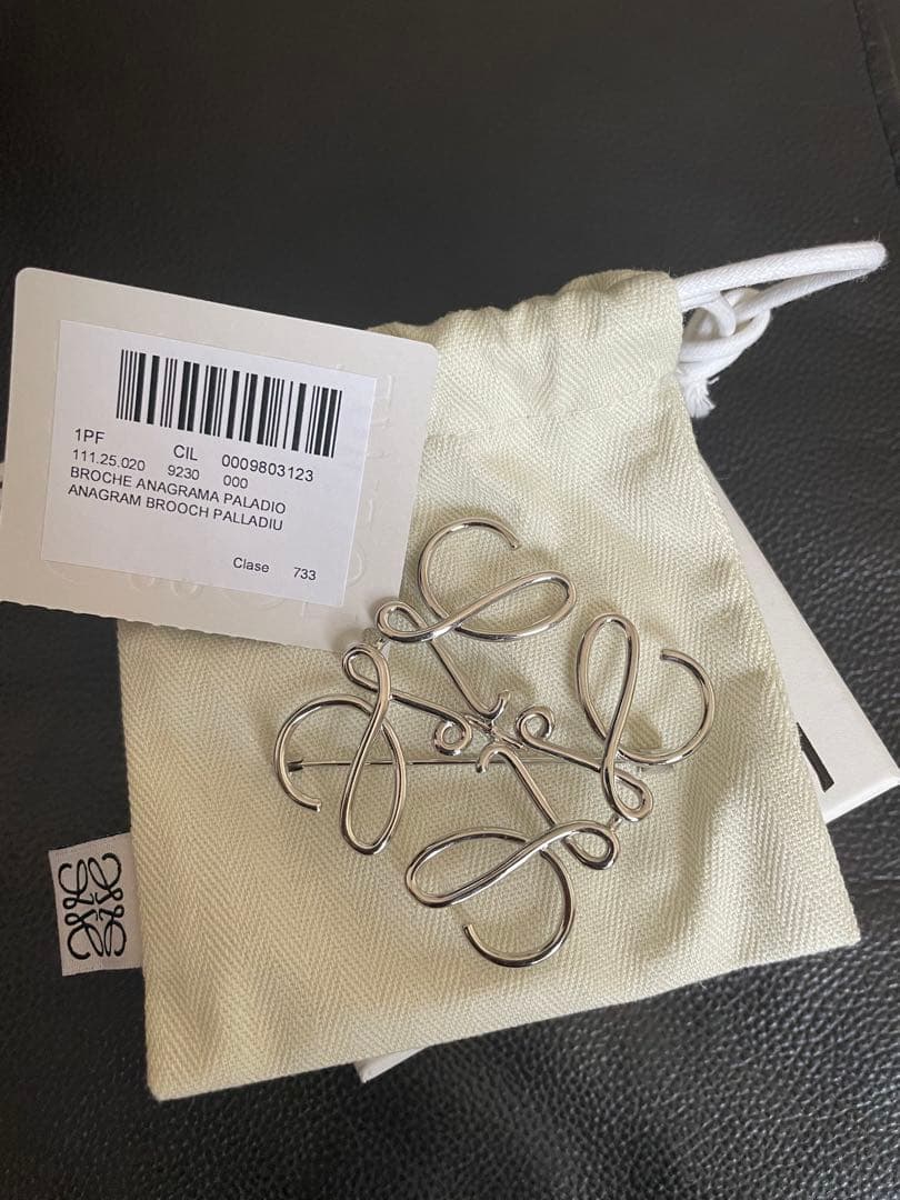 【確実正規品】LOEWE ブローチ　アナグラム