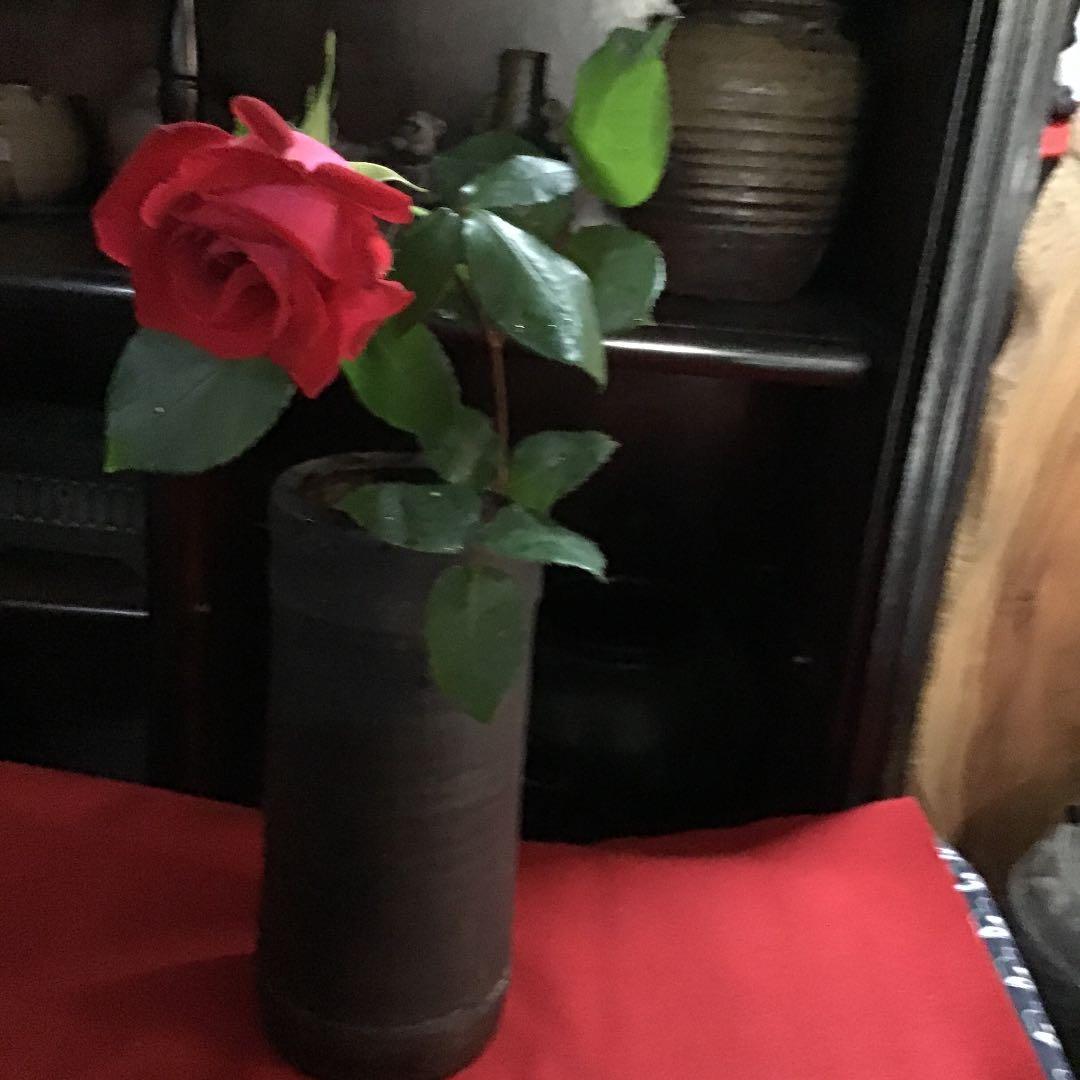 古備前の筒形花生けです。只今年末売り切り祭です❣️