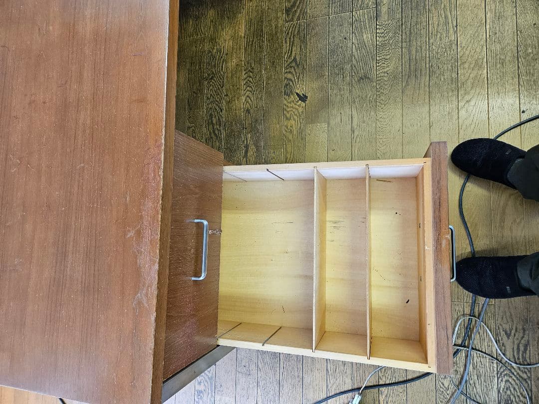 木製モダンデスク 4引き出し付き　大幅値下げ