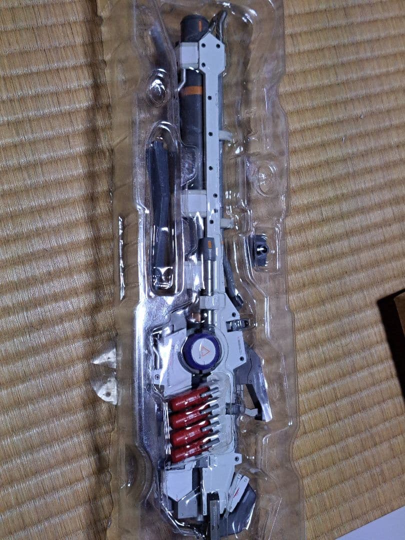 V-TIGER　1/100 MG Hi-νガンダム 塗装済ウェポン付き