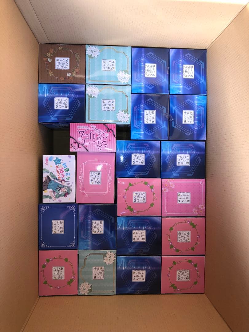 初音ミク　フィギュア　ネオンサイバー　コスモス　リリー　70個