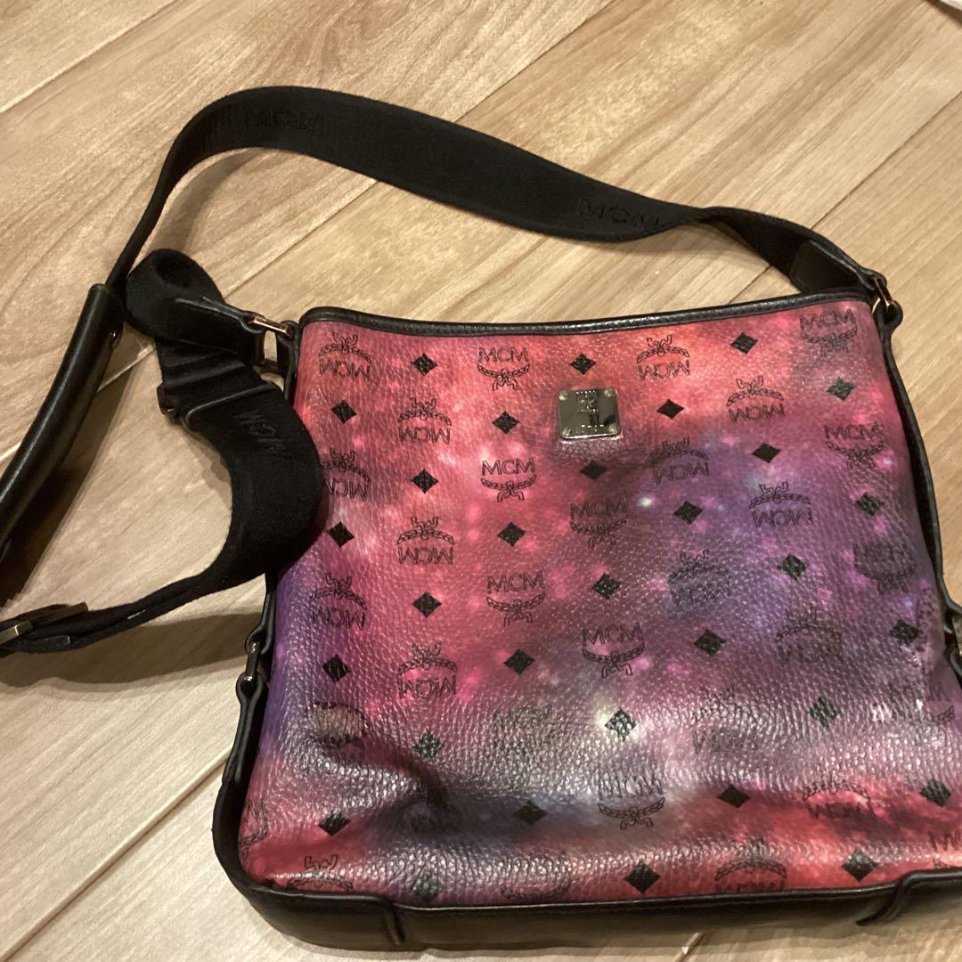 MCM グラデーションピンク ショルダーバッグ