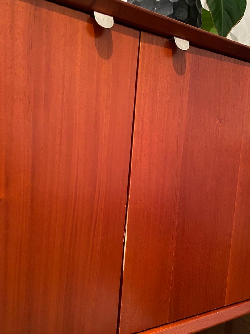 マホガニーサイドボード　ヴィンテージ　チェスト　箪笥　収納　脚つき　チーク　北欧