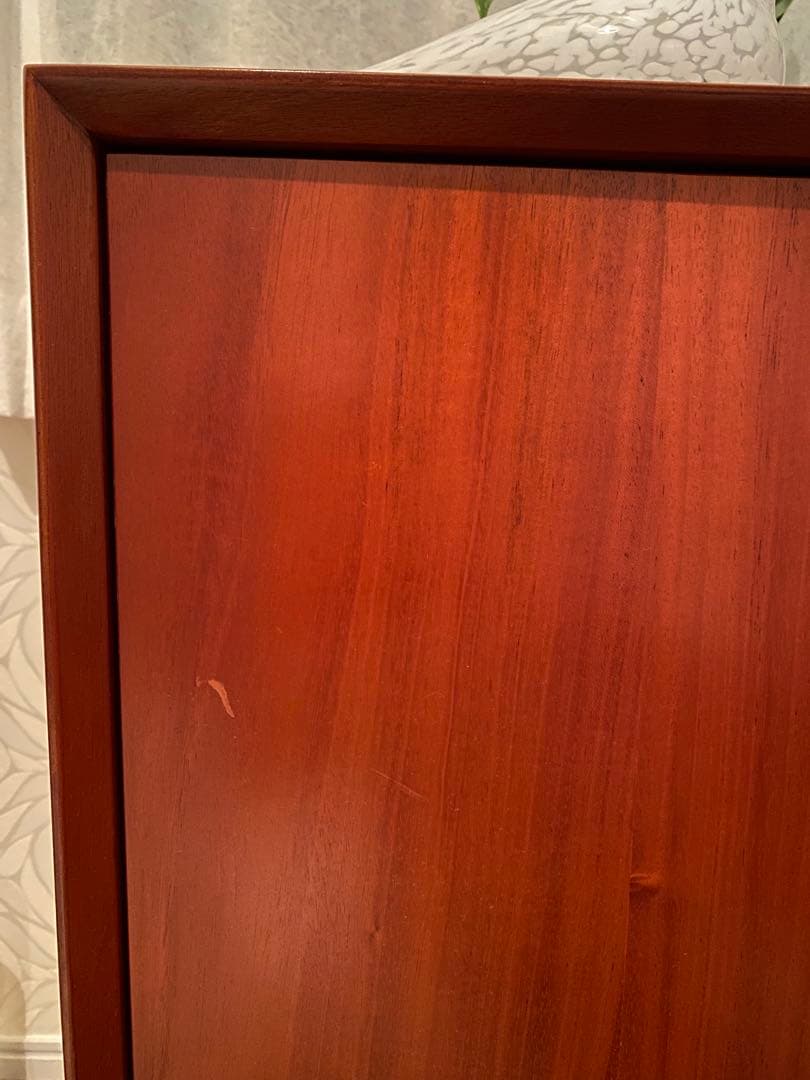 マホガニーサイドボード　ヴィンテージ　チェスト　箪笥　収納　脚つき　チーク　北欧