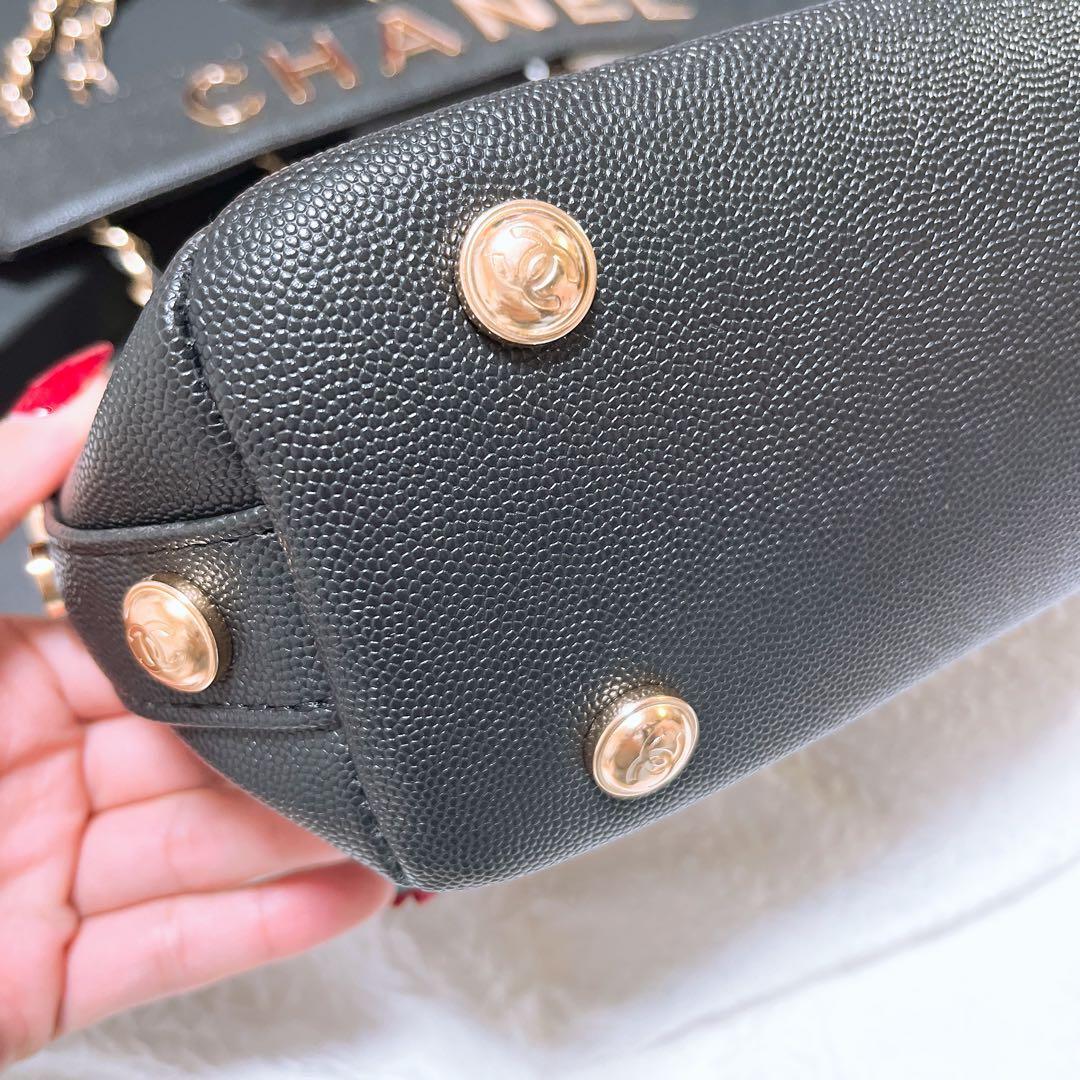 チョコチョコ 様CHANEL MAKEUP キルティングチェーンショルダバック