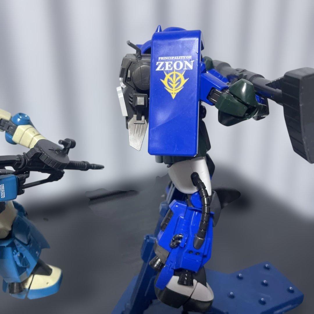 MG1/100ロバートギリアム専用ザクⅡと MGアナベルガトー専用ザクⅡの2体