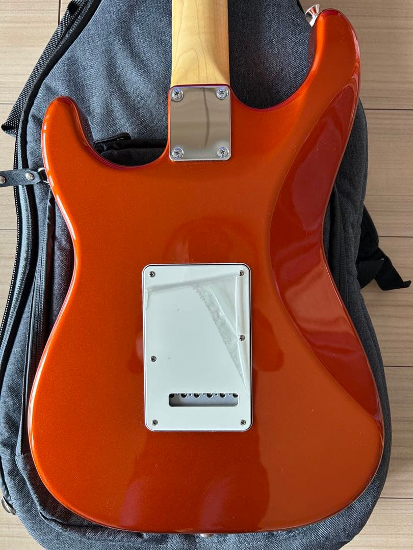 Three Dots Guitars ストラトタイプ