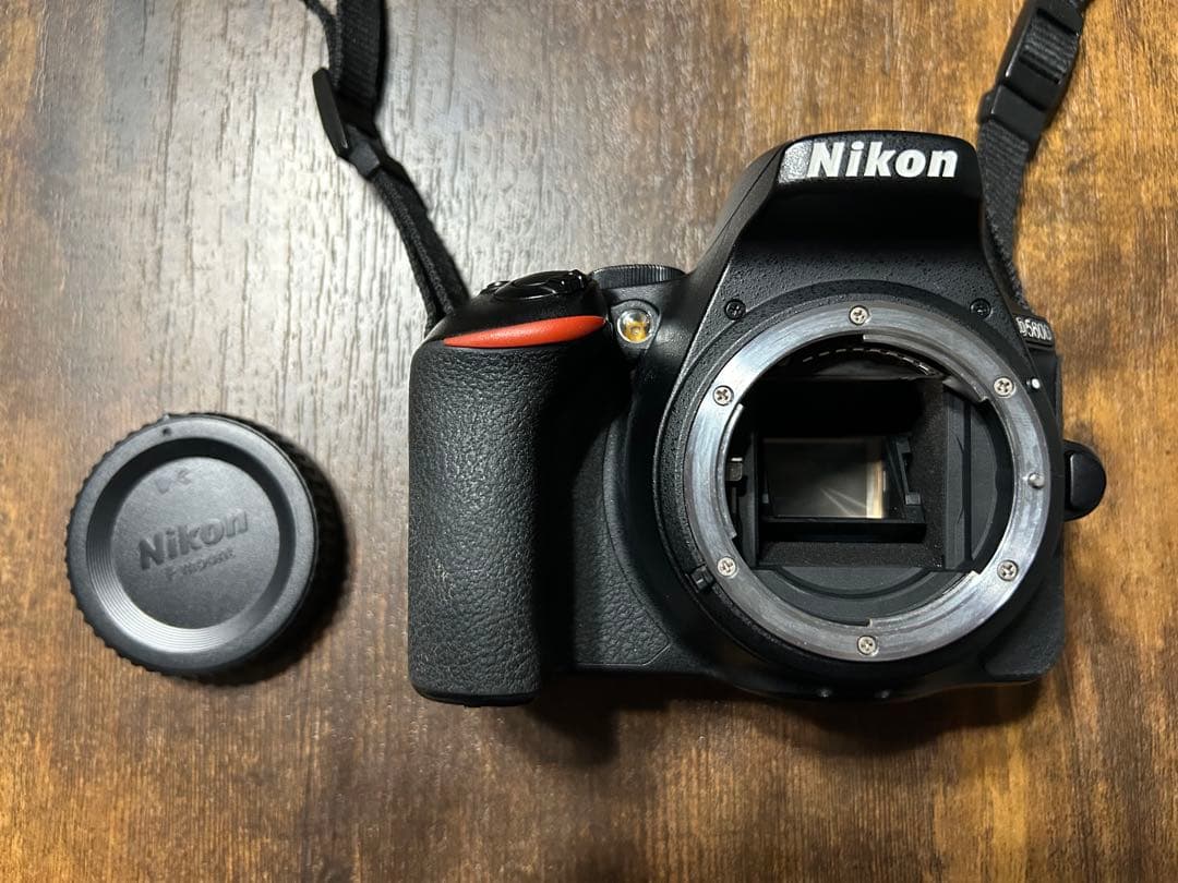 Nikon D5600 ダブルズームキット　アクセサリー付き