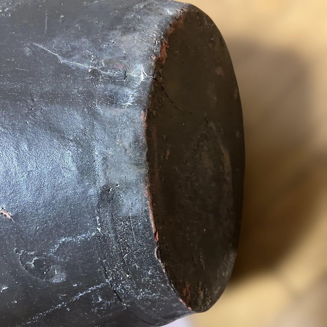 アンティークな黒色 陶器 注ぎ口付き壺