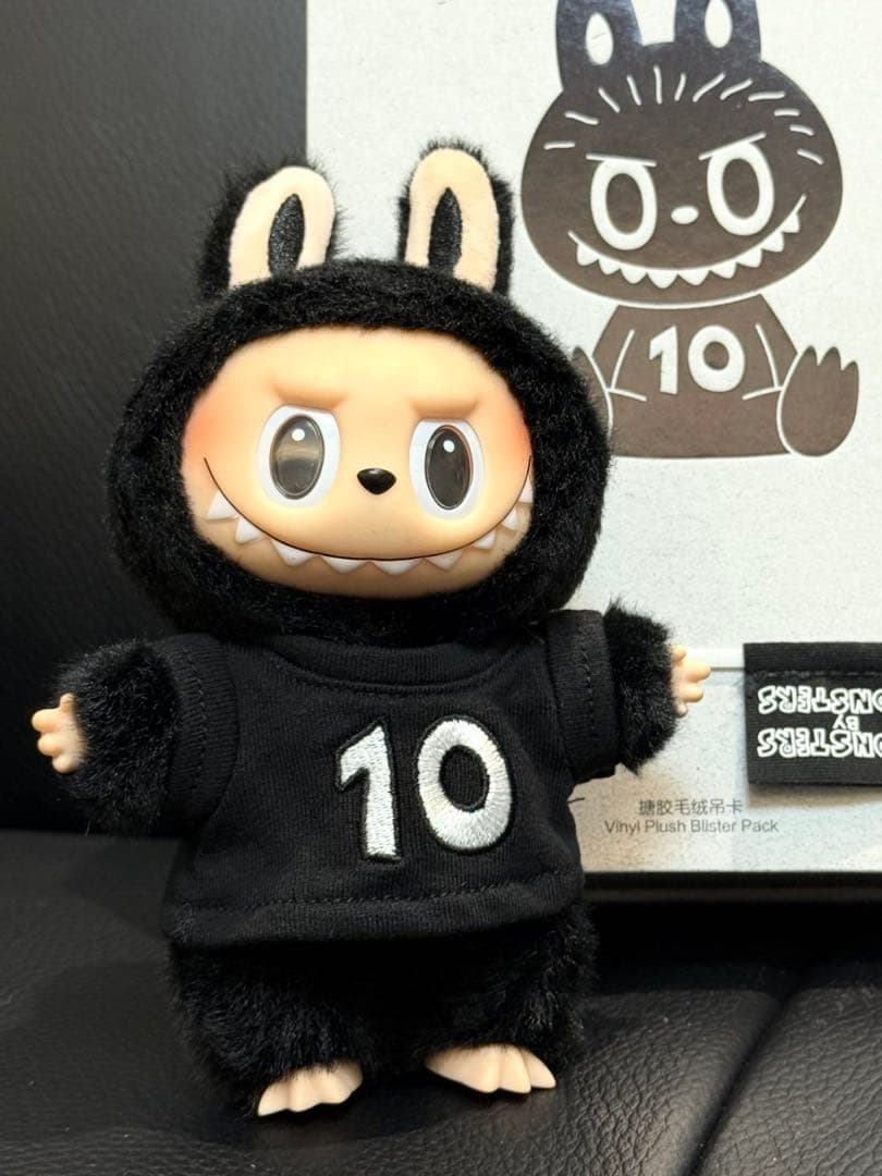 THE MONSTERS LABUBU 10周年記念展限定ぬいぐるみ