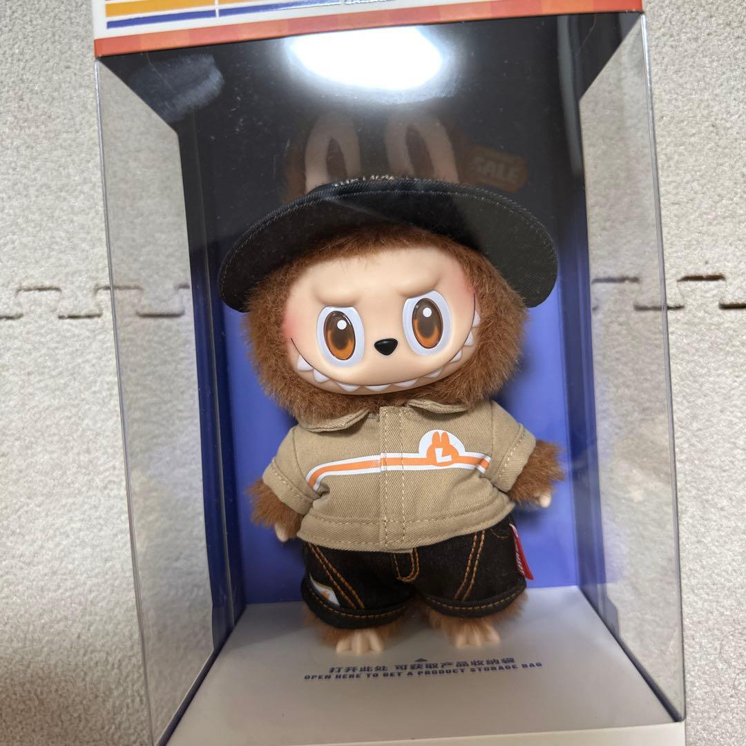 THE MONSTER Wacky Mart 店員ラブブ ぬいぐるみ