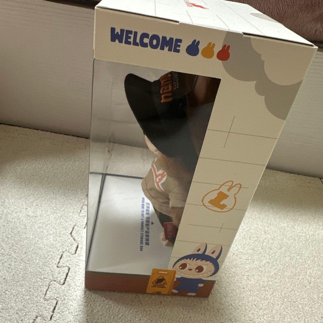 THE MONSTER Wacky Mart 店員ラブブ ぬいぐるみ