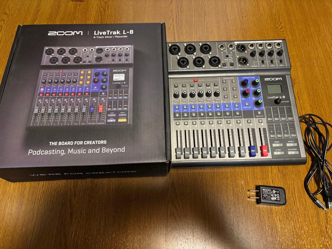 ZOOM LiveTrak L-8 デジタルミキサーレコーダー　専用リュック付