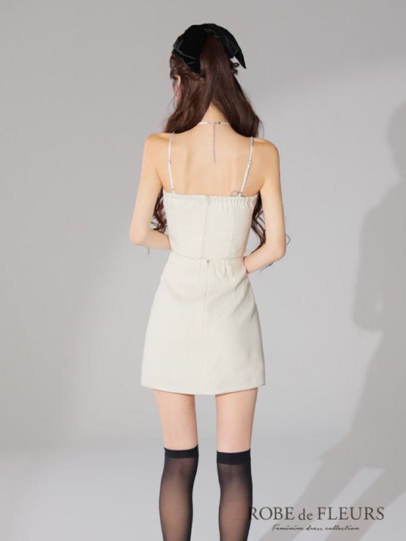 16日取り置き専用　robe de fleurs ビジュー装飾ミニドレス