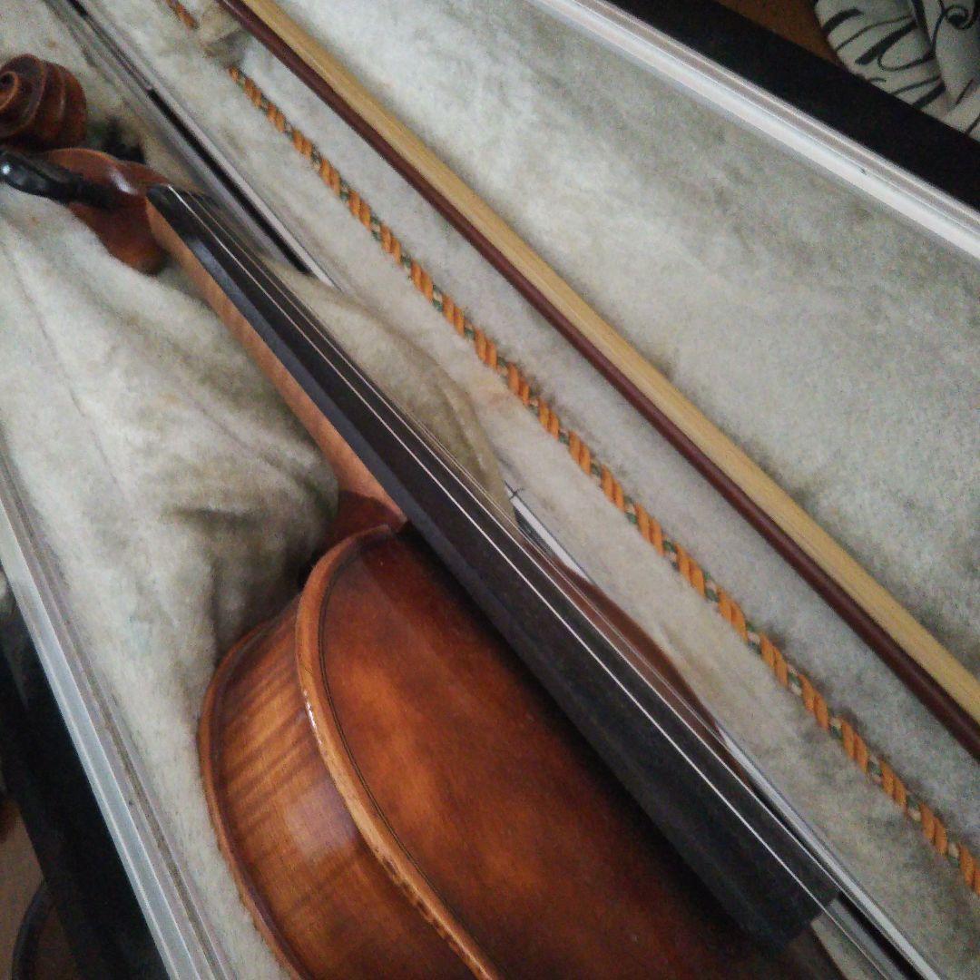 バイオリン本体と弓、ハードケース付き