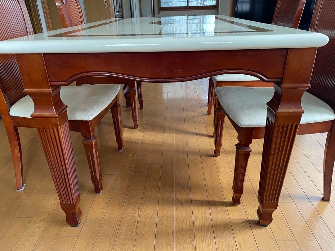 引き取り限定　大理石？アンティーク　ダイニングテーブルセット　4脚付き