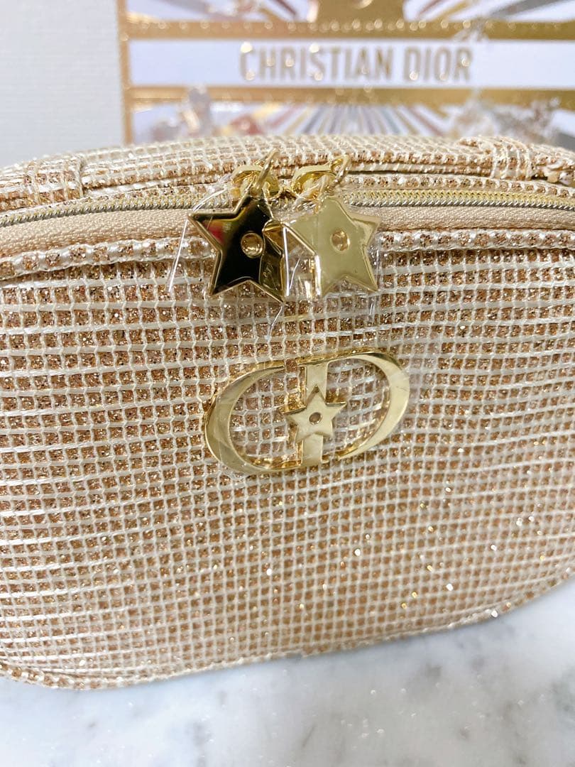 【新品】ディオール dior 2025ホリデーオファーリップ　ポーチ　クリーム