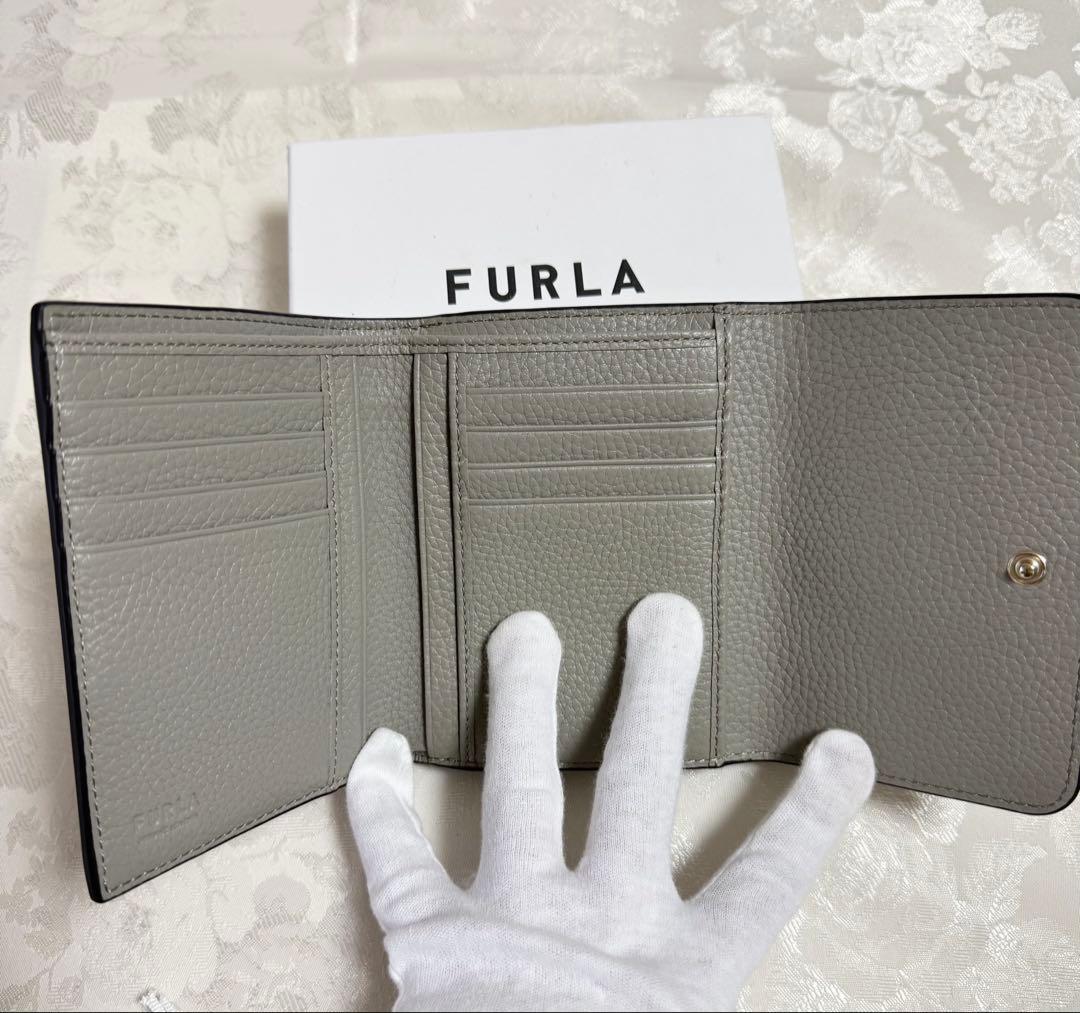 FURLA グレー 三つ折り財布