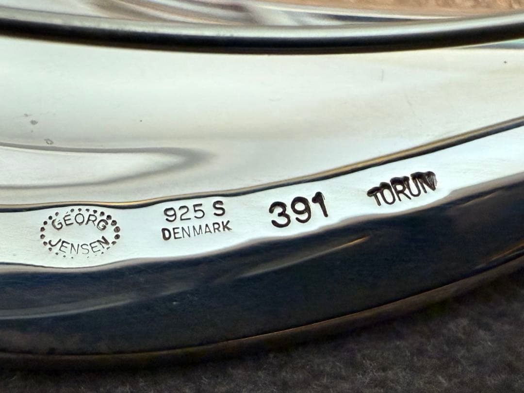   ヴィヴィアンナ ブローチ