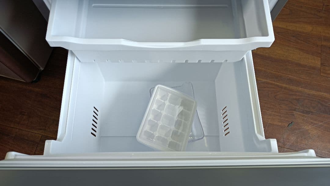 HITACHI R-27NV 冷蔵庫 265L　2021年　設置込み