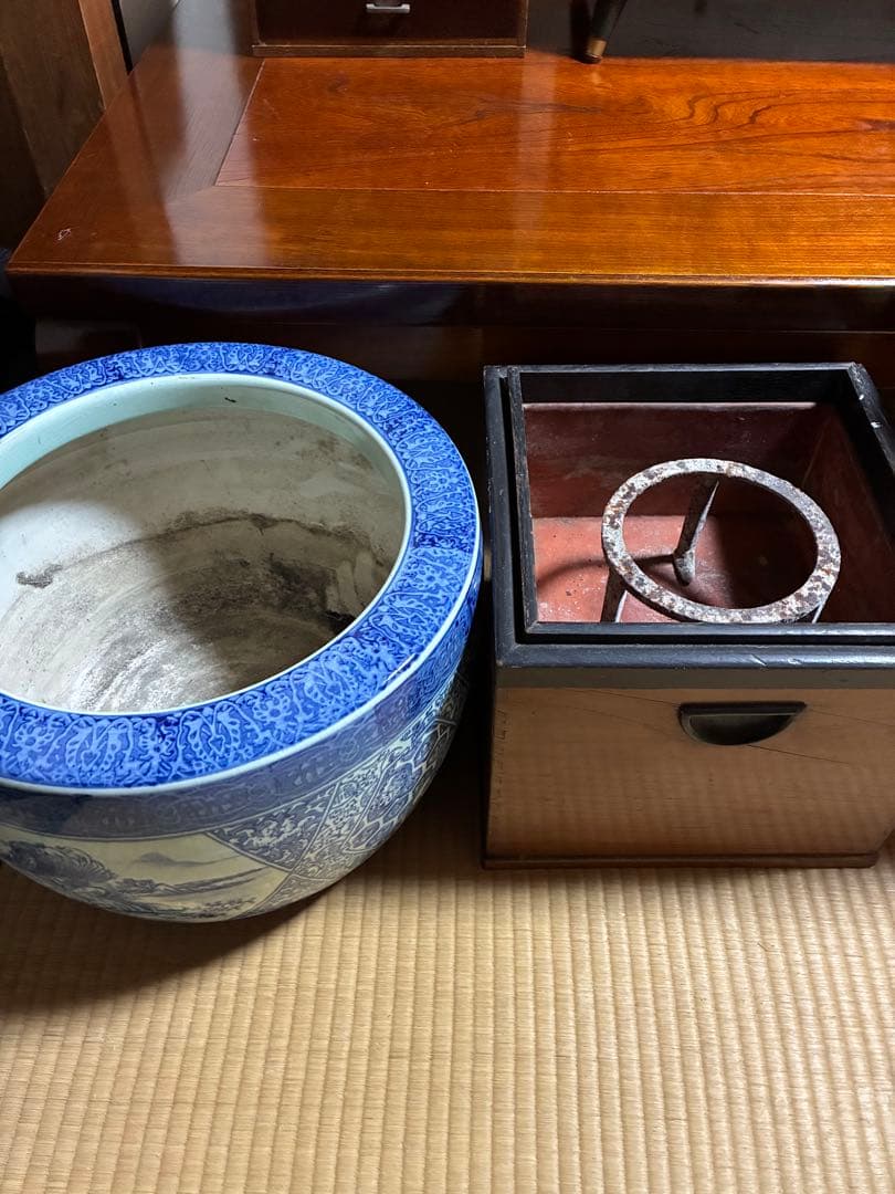 昭和レトロ家具・家電・雑貨まとめ売り（箪笥・座卓・扇風機・火鉢・テレビ台など）