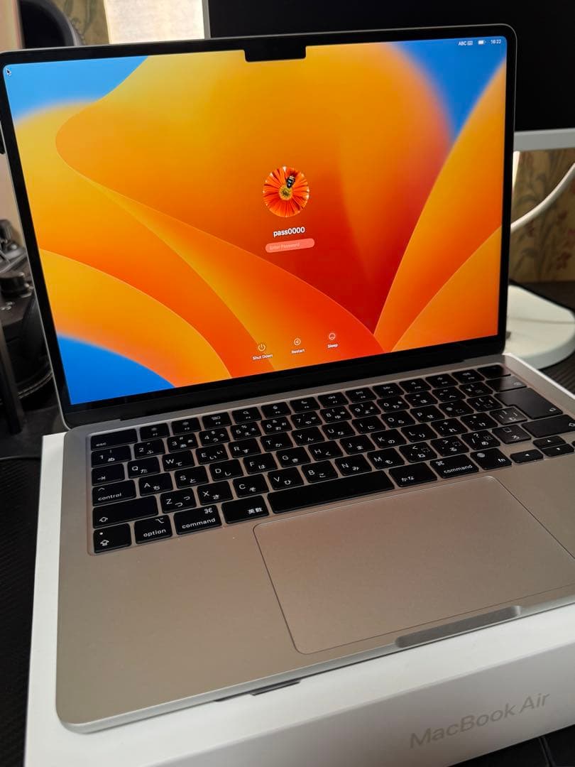 Apple MacBook Air M2 2022 本体