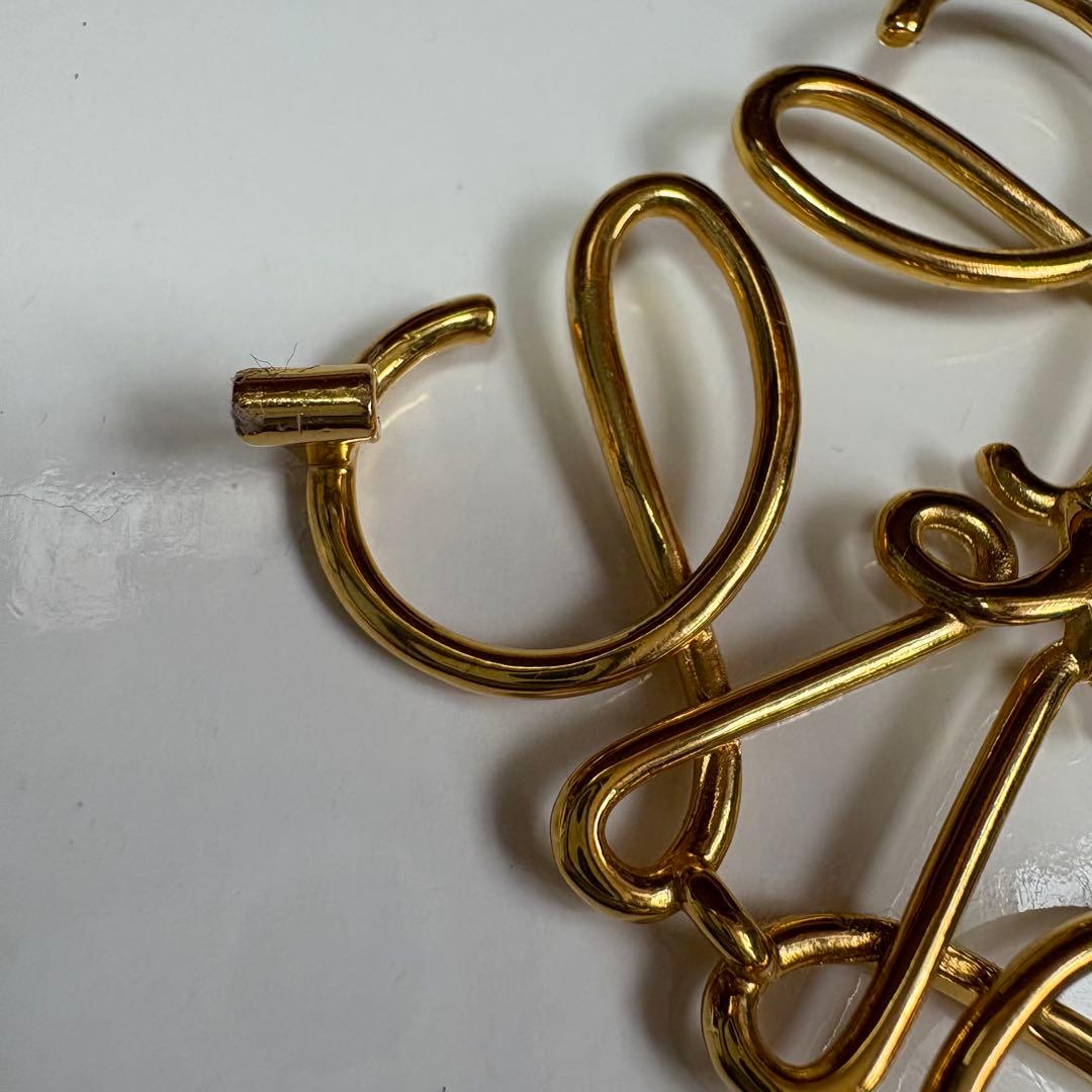 日曜日セール　LOEWE アナグラム　ブローチ　ゴールド