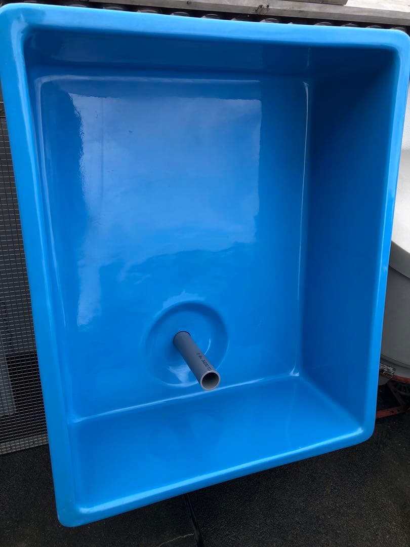 美品FRP発泡張り仕様水槽　引取り限定