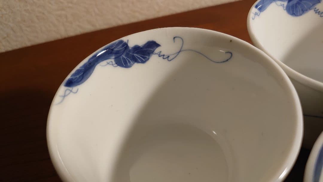 李朝　白磁　染付　蔓草文様　古染付　アンティーク李朝　蔵出し　鑑賞陶器　４客