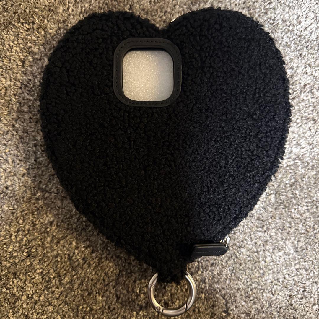 ajew ハート型　iPhone16Pro ケース