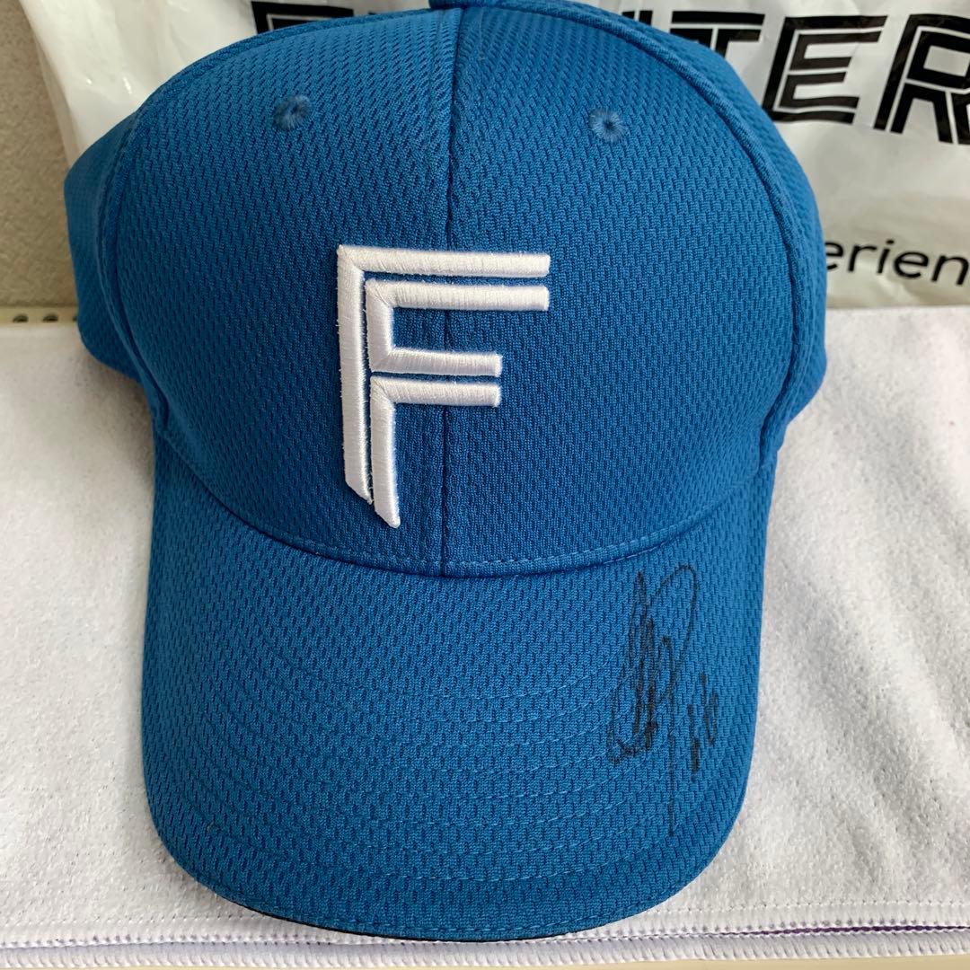 日本ハム　ファイターズ 万波中正　直筆サイン入りキャップ&野球カード