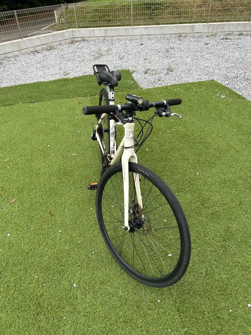LOUIS GARNEAU クロスバイク ホワイト 24段変速（前3✖️後8）
