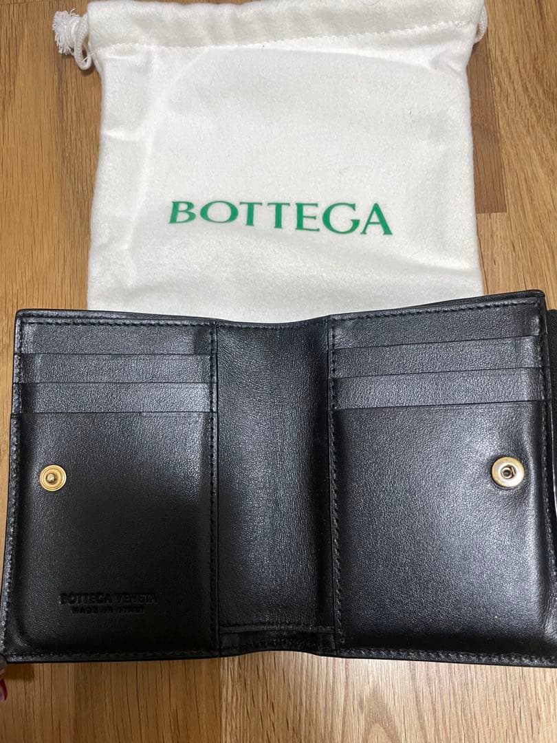BOTTEGA ボッテガ　二つ折り財布