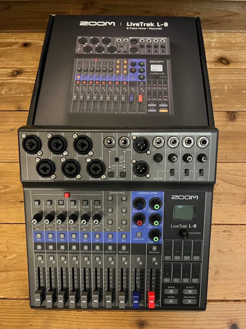 Zoom LiveTrak L-8 デジタルミキサー