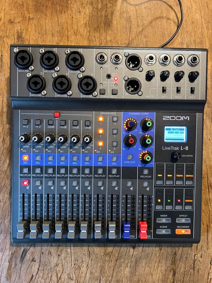 Zoom LiveTrak L-8 デジタルミキサー