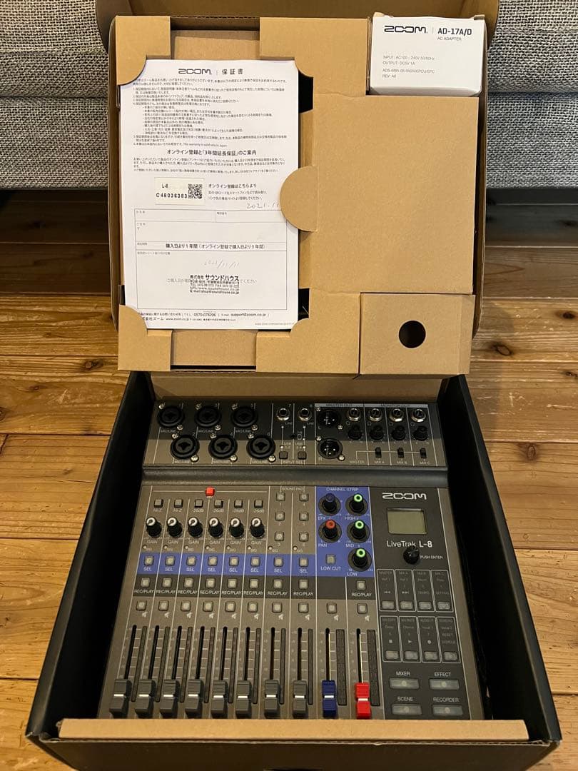 Zoom LiveTrak L-8 デジタルミキサー