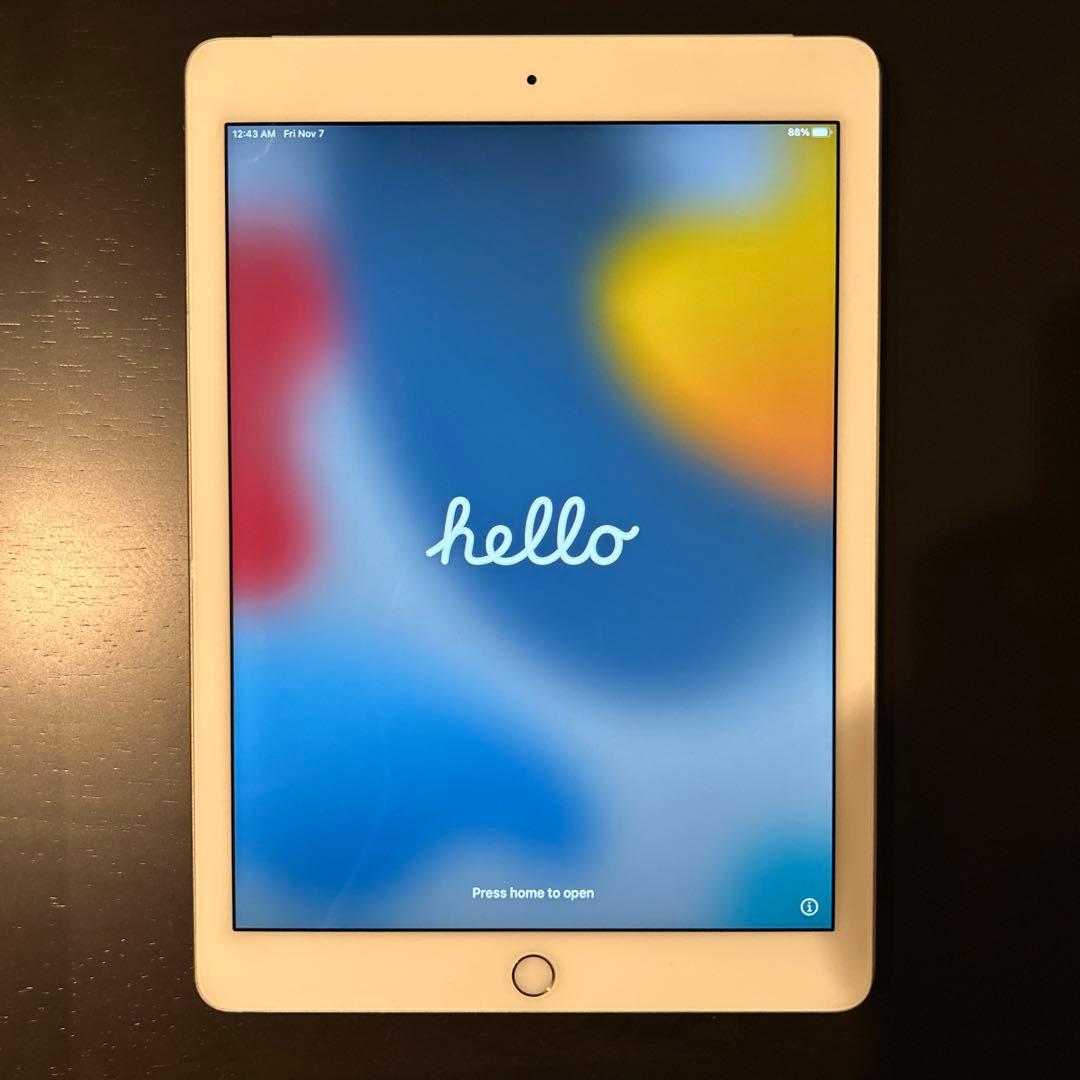 iPad ゴールド 本体 充電器付き