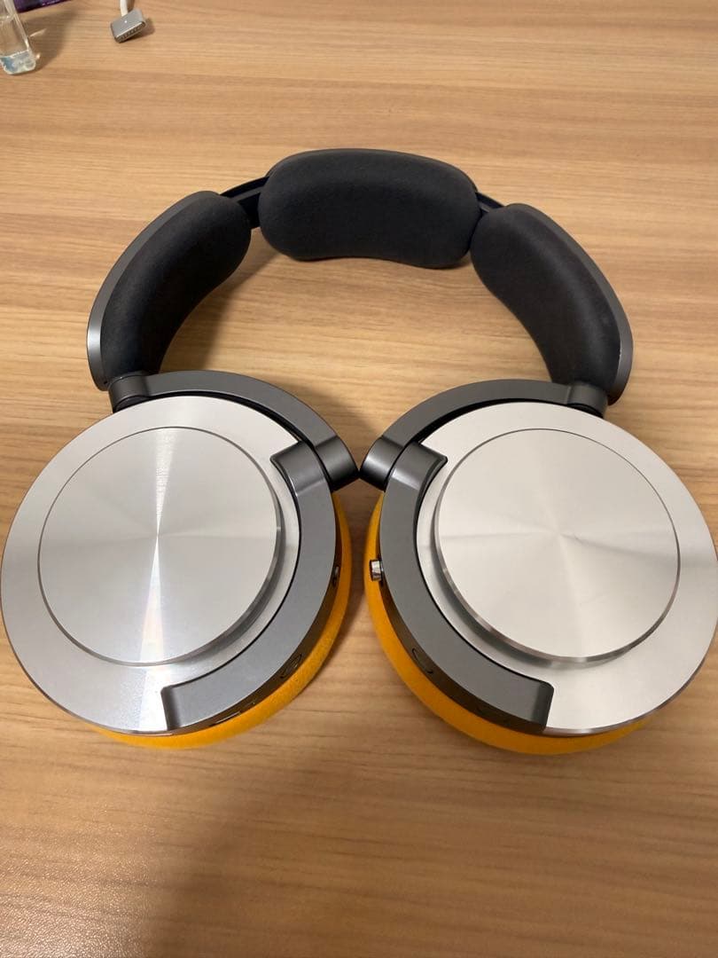 Dyson OnTrac ヘッドホン