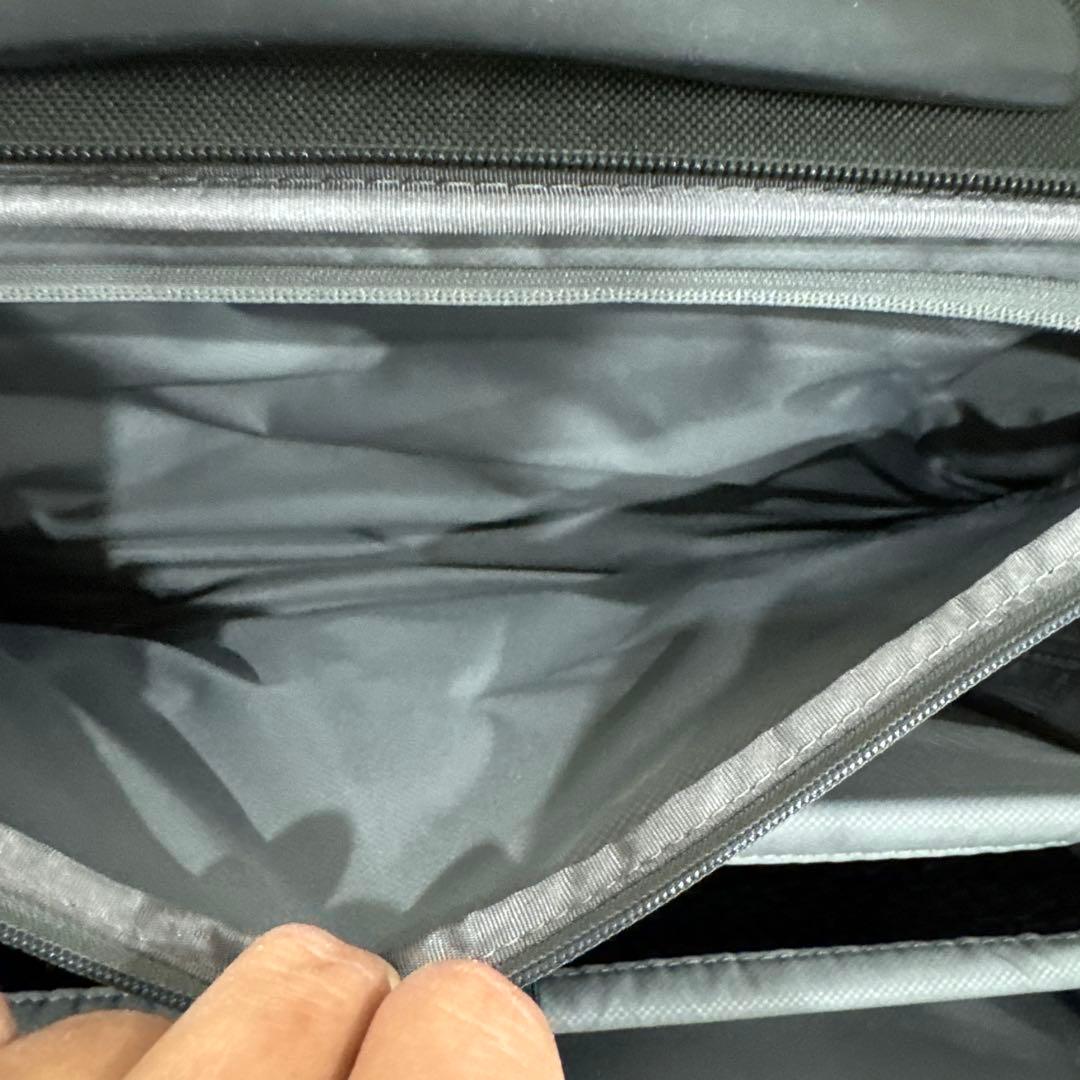 TUMI　AlPHAII　4ウィールドコンパクトブリーフ　機内持込サイズ　黒色