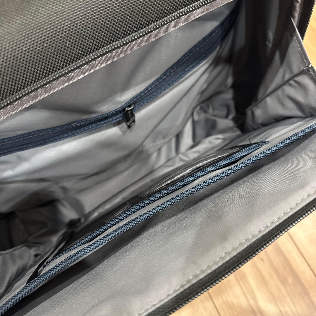 TUMI　AlPHAII　4ウィールドコンパクトブリーフ　機内持込サイズ　黒色